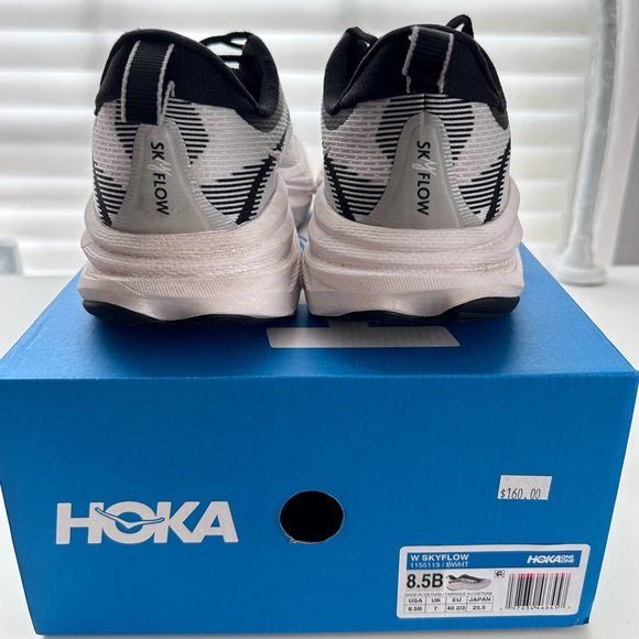 WOMAN HOKA SKYFLOW - Picture 6 of 8